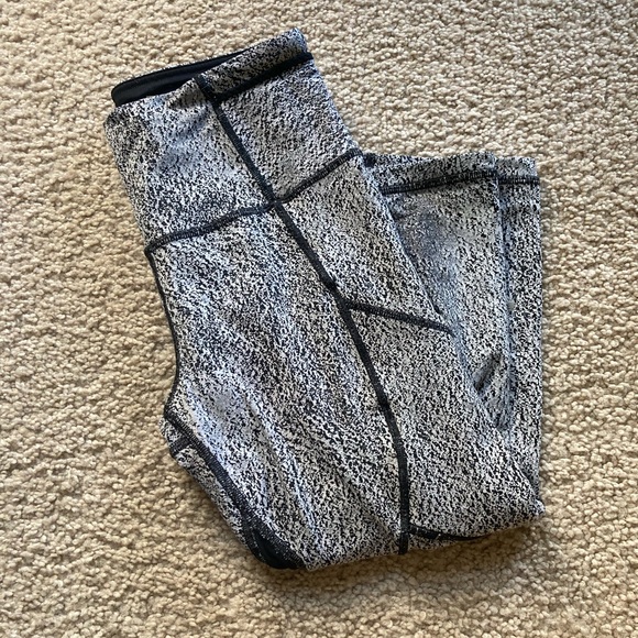 ❤️$15 BUNDLE SALE Lululemon gray pants - Picture 1 of 11
